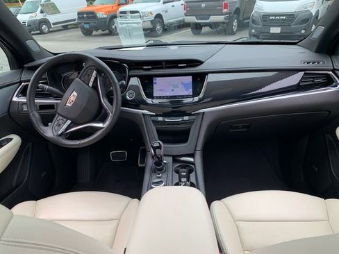 Used 2023 Cadillac XT6 Sport image 17