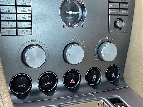 Used 2007 Aston Martin DB9 Coupe image 17