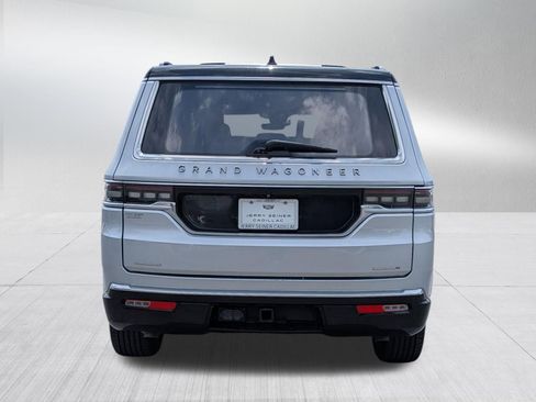 Used 2022 Jeep Grand Wagoneer Series III AWD/4WD image 4