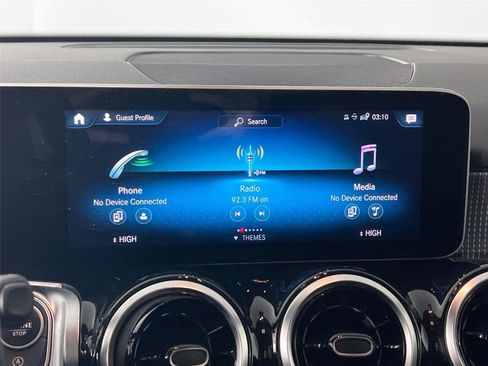 Used 2021 Mercedes-Benz GLB 250 4MATIC image 14