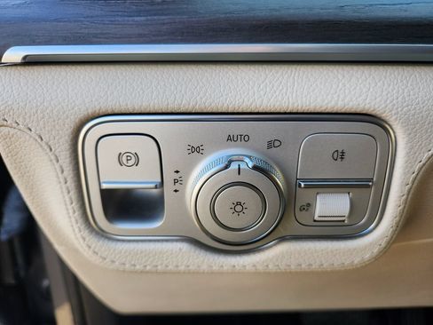 Used 2021 Mercedes-Benz GLE 350 4MATIC image 19