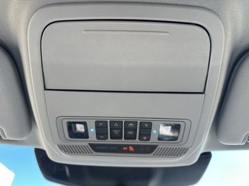 Used 2021 Ford Explorer XLT w/ Equipment Group 202A image 20