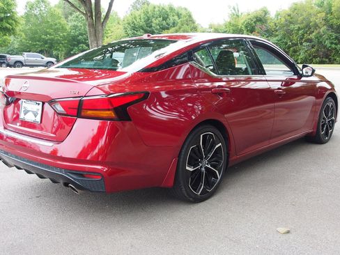 Used 2023 Nissan Altima 2.5 SR w/ SR Premium Package FWD image 7