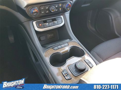 Used 2023 GMC Acadia SLE w/ Driver Convenience Package image 28