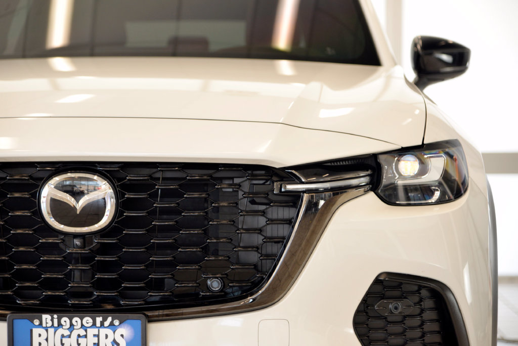 Certified 2025 MAZDA CX-70 Plug-In Hybrid w/ Premium Plus AWD/4WD image 11