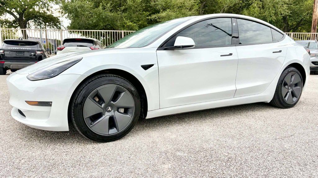 Used 2022 Tesla Model 3 Long Range AWD/4WD image 1