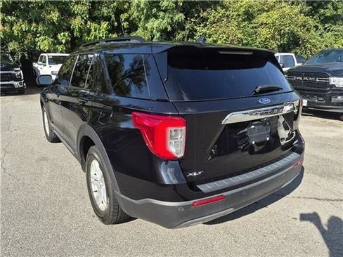 Used 2022 Ford Explorer XLT w/ Equipment Group 202A AWD/4WD image 10
