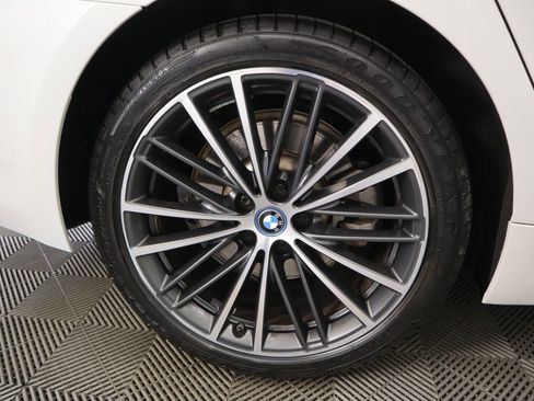 Certified 2023 BMW 530e w/ Premium Package image 33