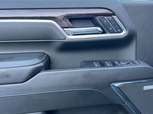 Used 2025 Chevrolet Silverado 2500 LTZ w/ LTZ Plus Package image 11