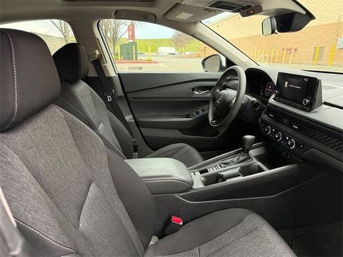 Used 2023 Honda Accord EX image 20