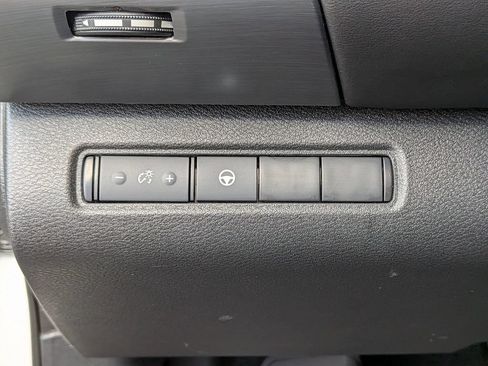 Used 2024 Nissan Pathfinder Rock Creek AWD/4WD image 18