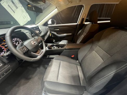 New 2026 Nissan Rogue SV FWD image 32