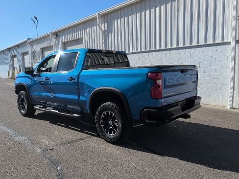 Used 2023 Chevrolet Silverado 1500 ZR2 image 5