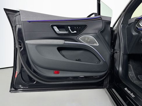 Certified 2023 Mercedes-Benz EQS 580 4MATIC Sedan image 21