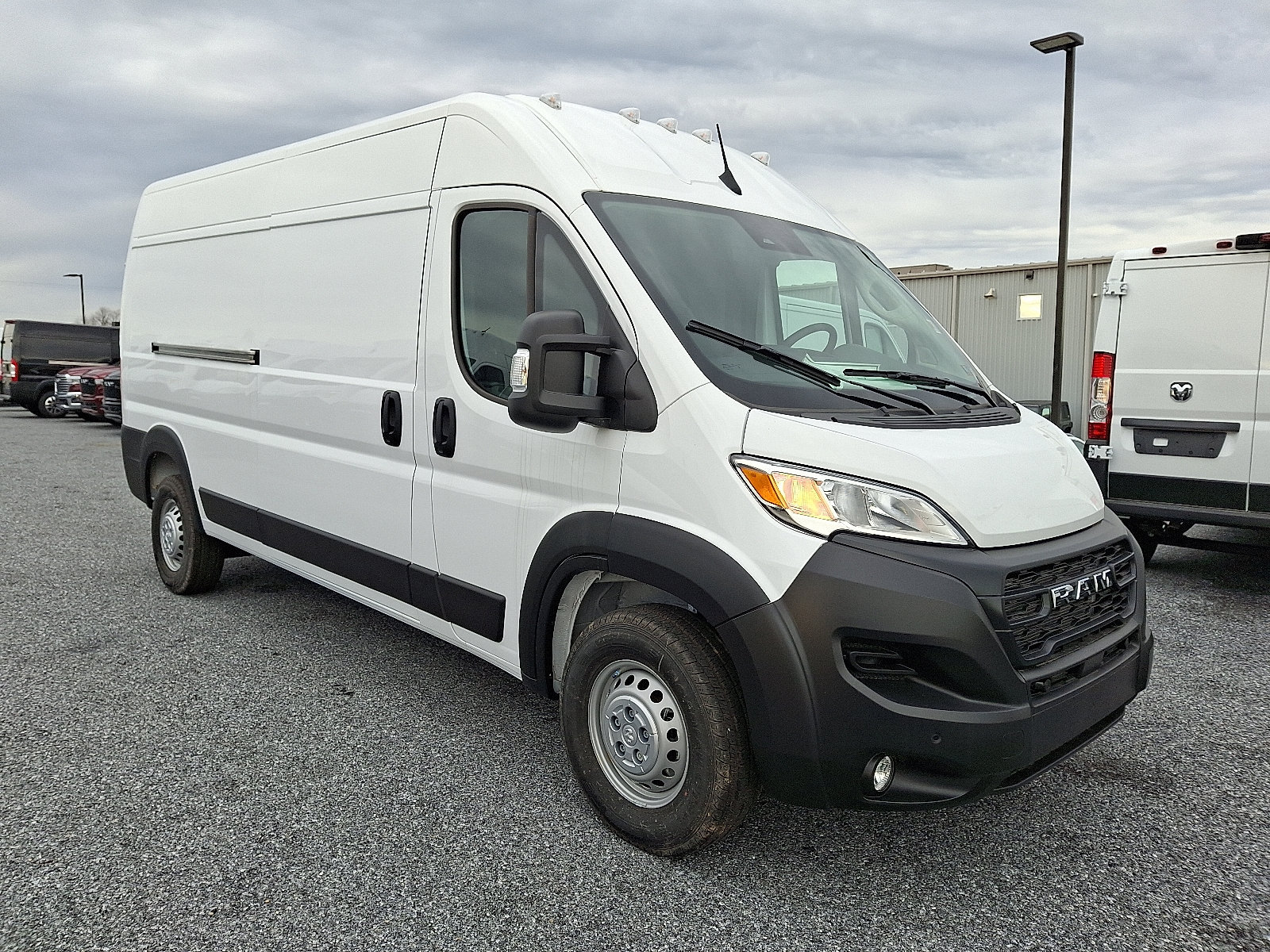 Used 2024 RAM ProMaster 2500 w/ Safety Group FWD image 1