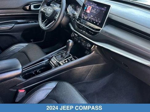 Used 2024 Jeep Compass Trailhawk AWD/4WD image 18
