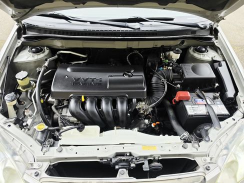 Used 2004 Toyota Corolla LE FWD image 17