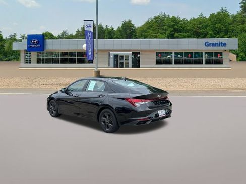 Certified 2021 Hyundai Elantra SEL w/ Convenience Package FWD image 9