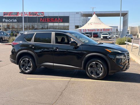 Certified 2025 Nissan Rogue SV FWD image 6