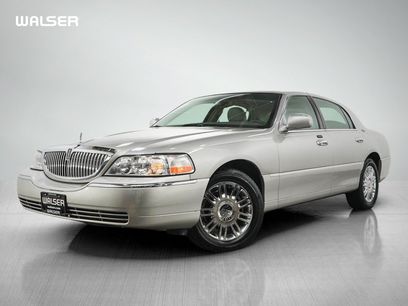 Used 2006 Lincoln Town Car Signature Limited