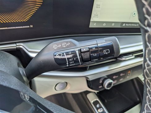 Certified 2025 Kia Sorento EX image 35