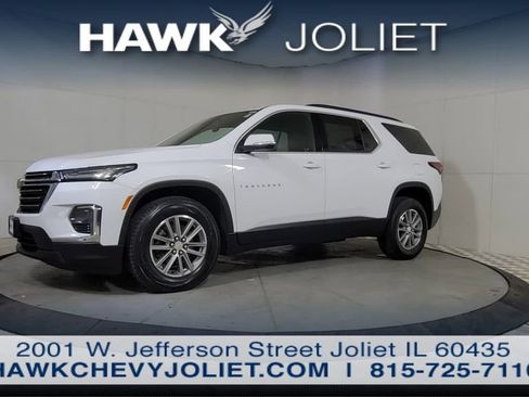 Used 2023 Chevrolet Traverse LT FWD image 4