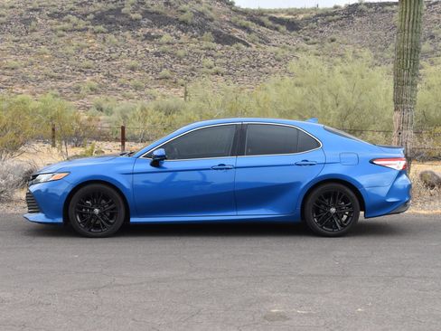 Used 2019 Toyota Camry LE w/ Carpet Mat Package FWD image 6