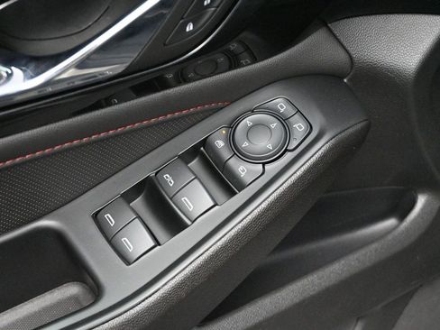 Used 2023 Chevrolet Traverse RS FWD image 9