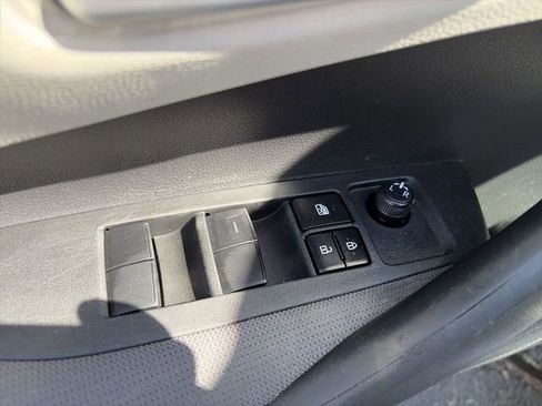 Used 2020 Toyota Corolla LE FWD image 13