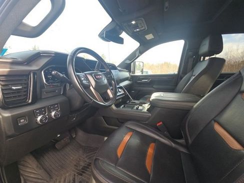 Used 2024 GMC Sierra 2500 AT4 w/ AT4 Preferred Package image 9