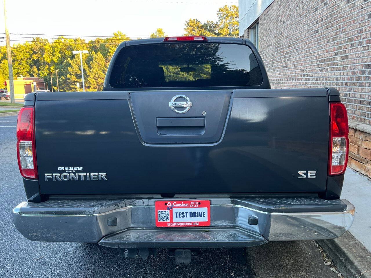 Used 2010 Nissan Frontier SE w/ Moonroof Pkg RWD image 4