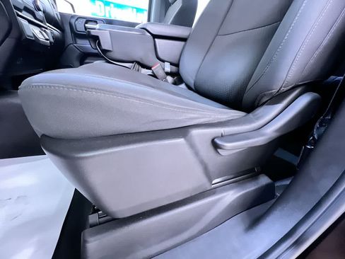 Used 2021 Chevrolet Silverado 1500 Custom AWD/4WD image 13