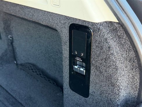 Used 2023 Land Rover Range Rover SE image 26