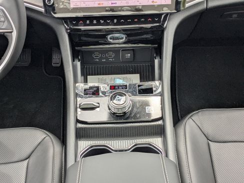 New 2026 Jeep Grand Cherokee L Limited image 13