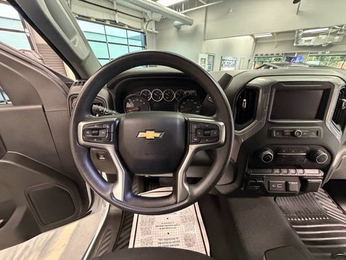 Used 2022 Chevrolet Silverado 2500 Custom w/ Gooseneck/5TH Wheel Package AWD/4WD image 9