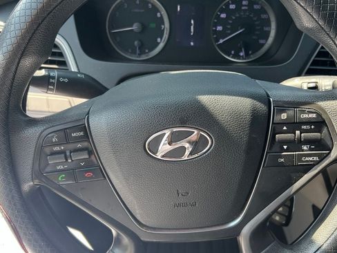 Used 2015 Hyundai Sonata SE FWD image 4