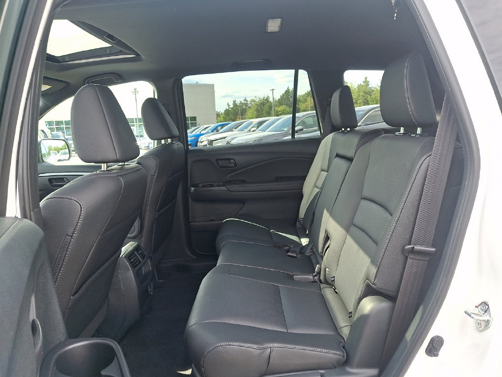 Used 2023 Honda Passport EX-L image 10