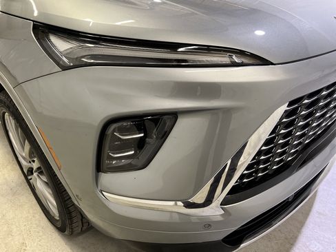 Certified 2025 Buick Enclave Avenir AWD/4WD image 5