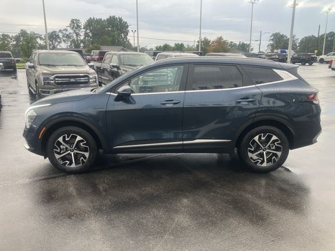 Used 2025 Kia Sportage EX AWD/4WD image 4
