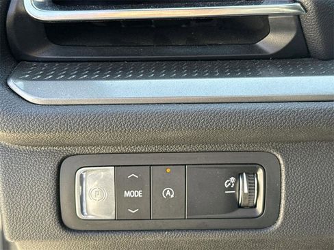 Used 2024 Chevrolet Traverse LT image 14