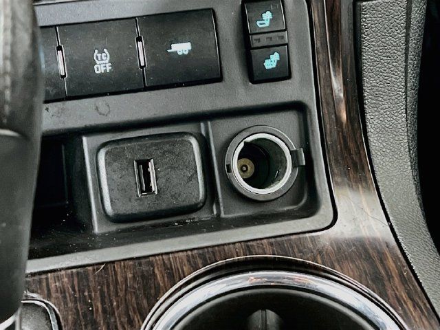 Used 2017 Chevrolet Traverse LT w/ Style and Technology Package FWD image 19