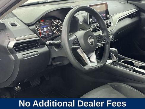 Used 2024 Nissan Altima 2.5 SV FWD image 13