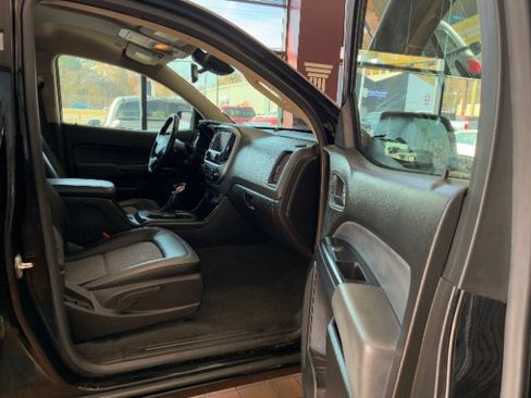 Used 2022 Chevrolet Colorado Z71 w/ Safety Package AWD/4WD image 26