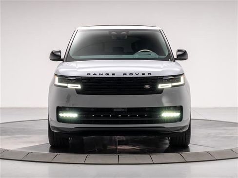 Used 2025 Land Rover Range Rover Long Wheelbase Autobiography image 8