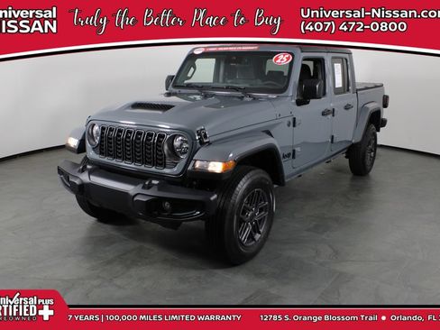 Used 2025 Jeep Gladiator Sport AWD/4WD image 1