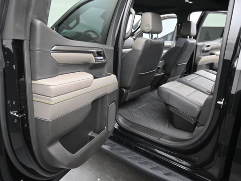 Used 2022 Chevrolet Silverado 1500 ZR2 w/ Technology Package image 14