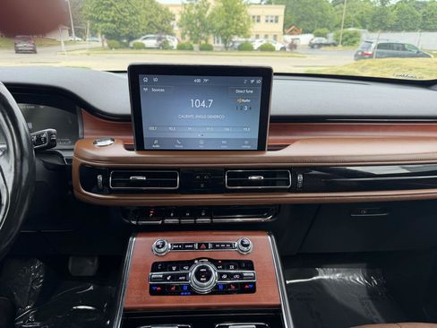 Used 2020 Lincoln Aviator Reserve w/ Equipment Group 201A AWD/4WD image 14