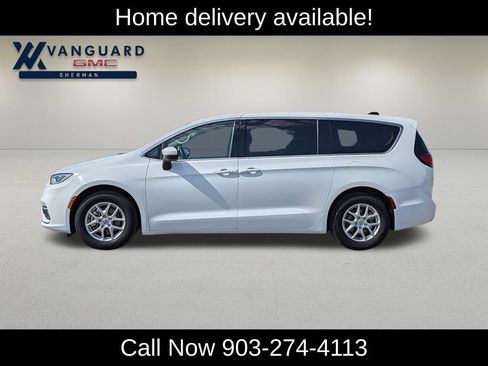 Used 2023 Chrysler Pacifica Touring-L FWD image 4