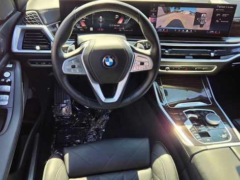 Used 2024 BMW X7 xDrive40i AWD/4WD image 14