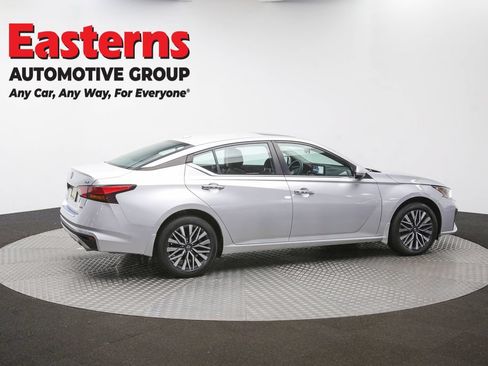 Used 2023 Nissan Altima 2.5 SV w/ SV Premium Package AWD/4WD image 46